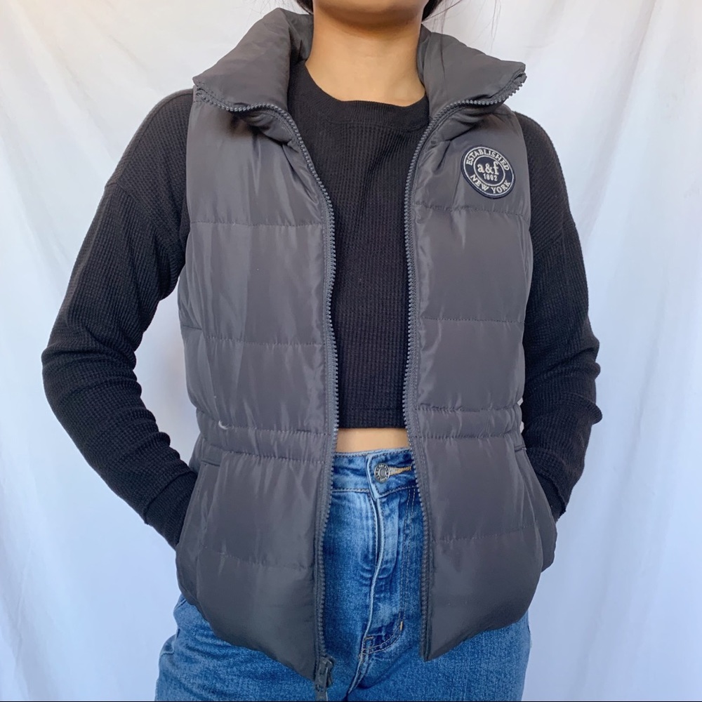 [SOLD] Gray Puffer Vest A&F
